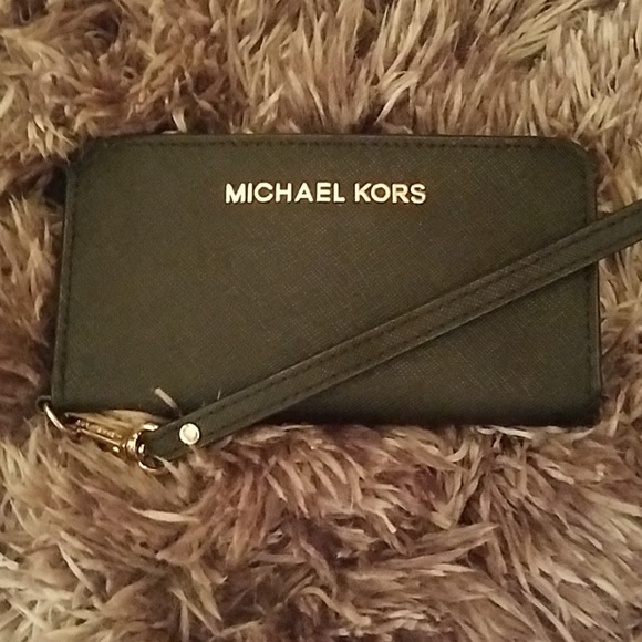 Michael Kors Handbags - Michael Kors wallet